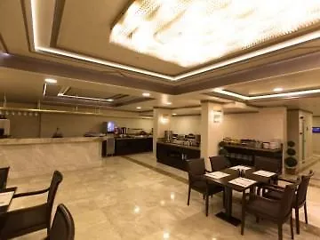 Miss Istanbul Hotel 4*,